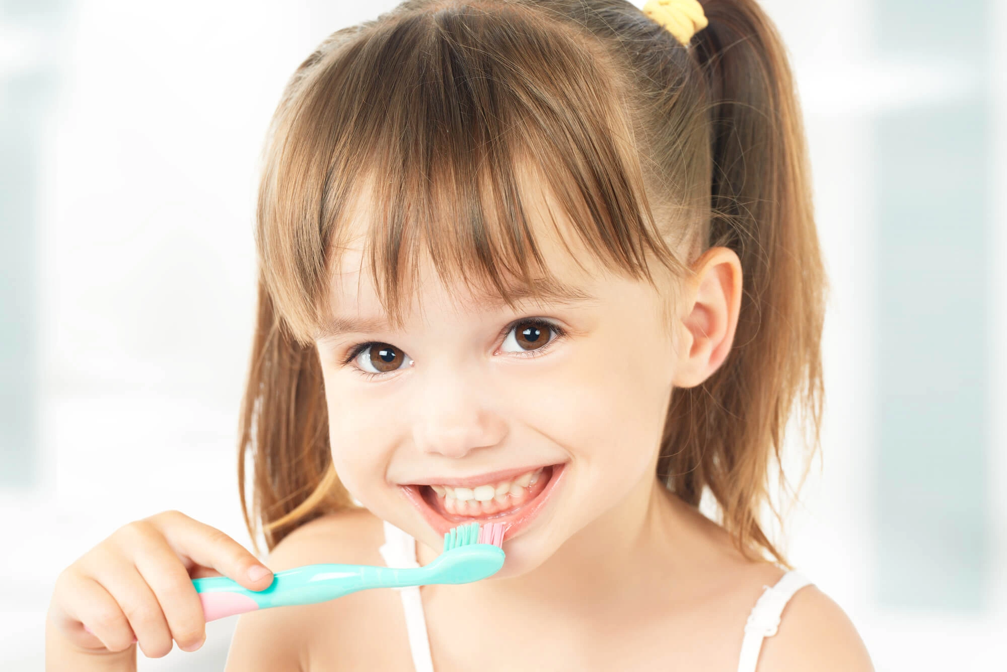 brushing-before-heading-to-a-family-dentist-in-Nashville-TN